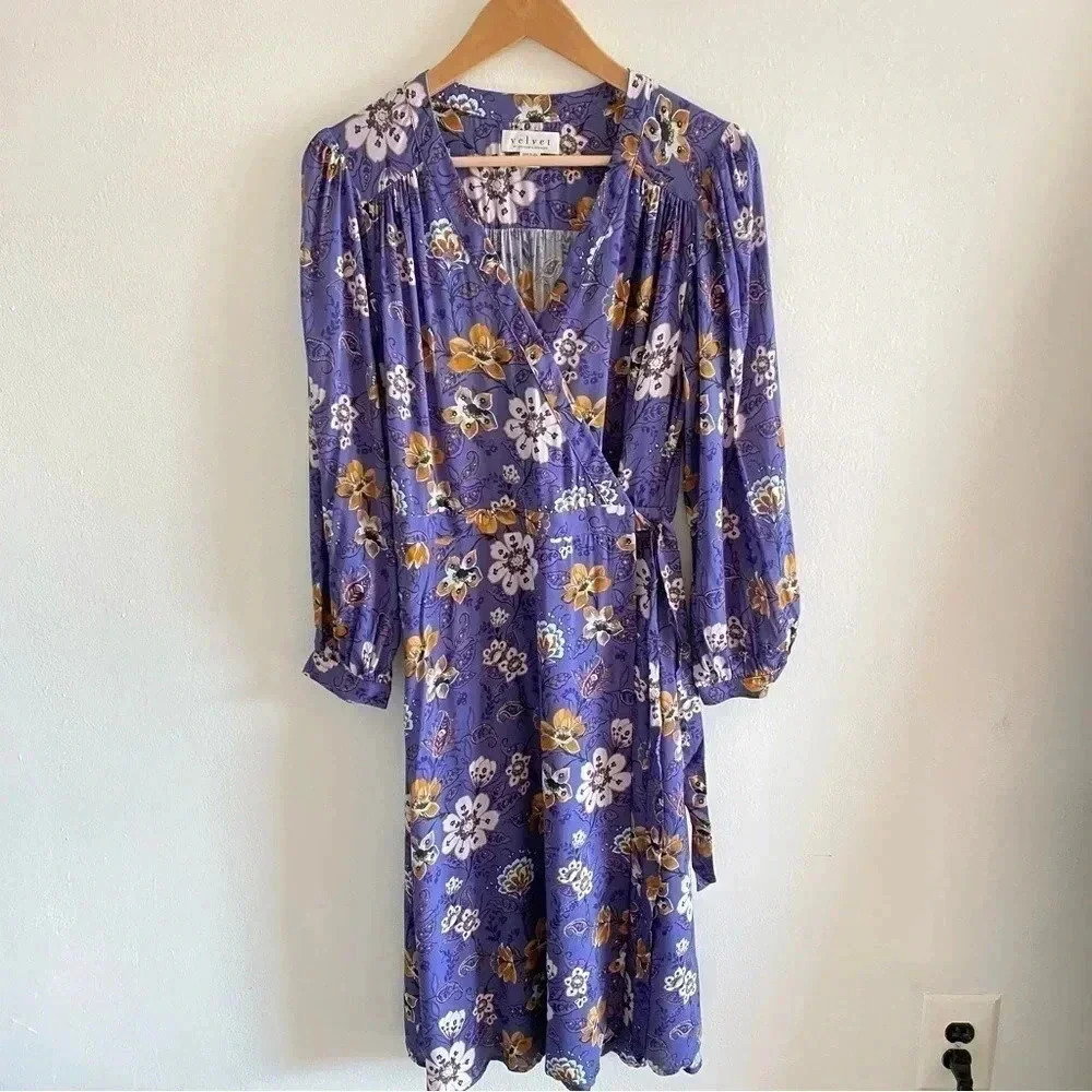 VELVET BY GRAHAM & SPENCER Pomona Wrap Black / Floral Printed Dress